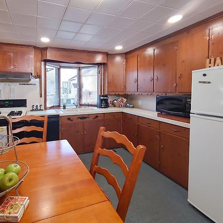 Huge Historic, W/Large Yard & Close To Beach Manistee Eksteriør bilde