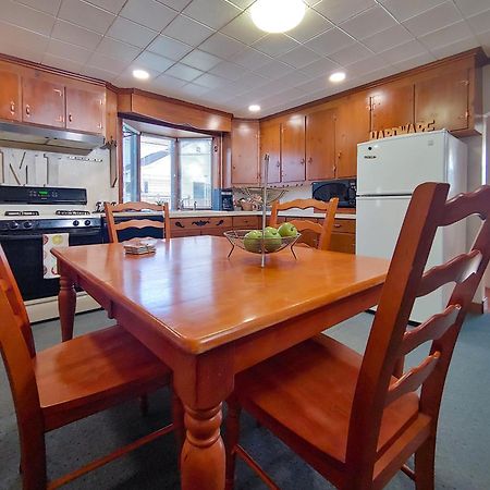Huge Historic, W/Large Yard & Close To Beach Manistee Eksteriør bilde
