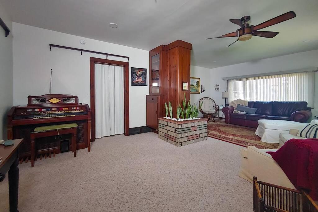 Huge Historic, W/Large Yard & Close To Beach Manistee Eksteriør bilde