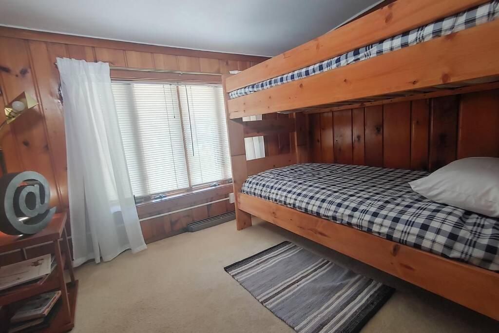 Huge Historic, W/Large Yard & Close To Beach Manistee Eksteriør bilde