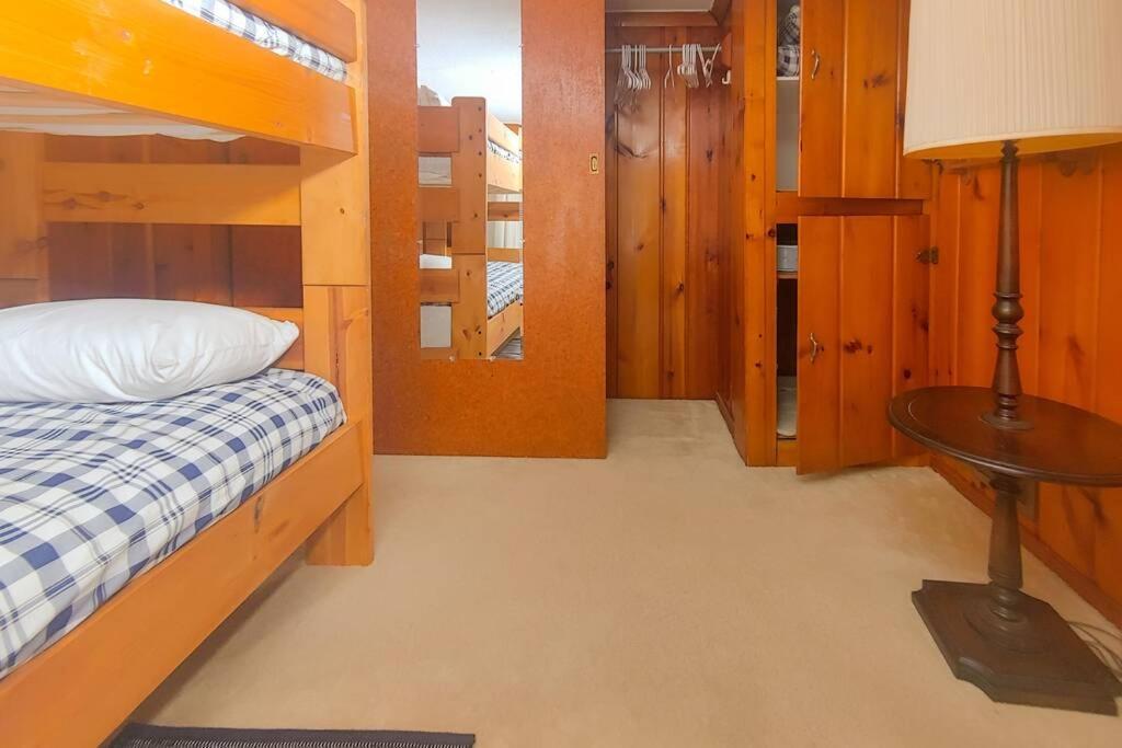 Huge Historic, W/Large Yard & Close To Beach Manistee Eksteriør bilde