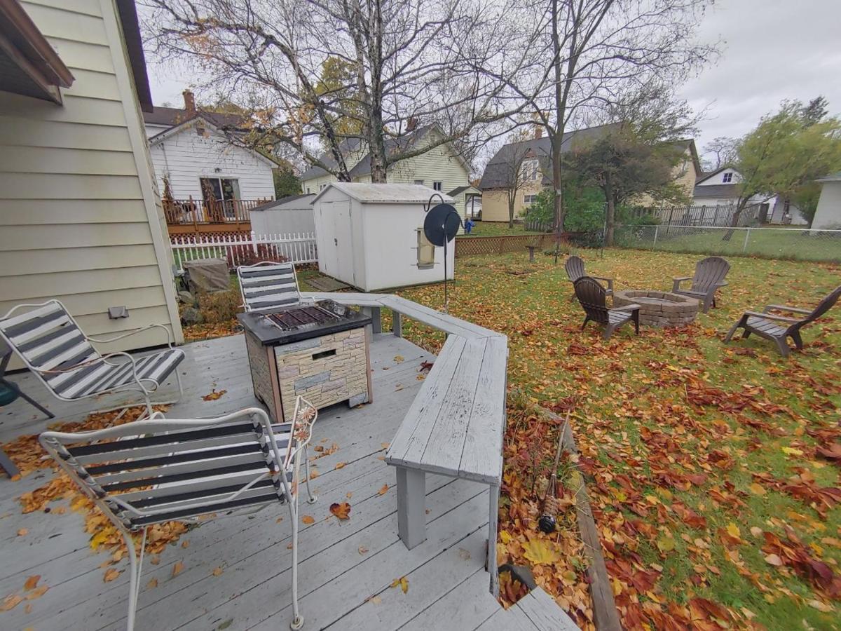 Huge Historic, W/Large Yard & Close To Beach Manistee Eksteriør bilde