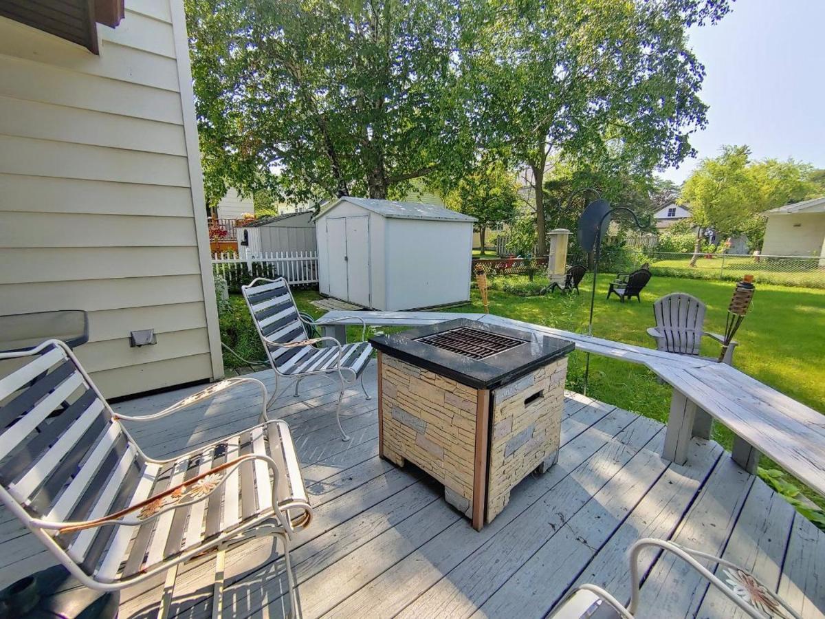 Huge Historic, W/Large Yard & Close To Beach Manistee Eksteriør bilde