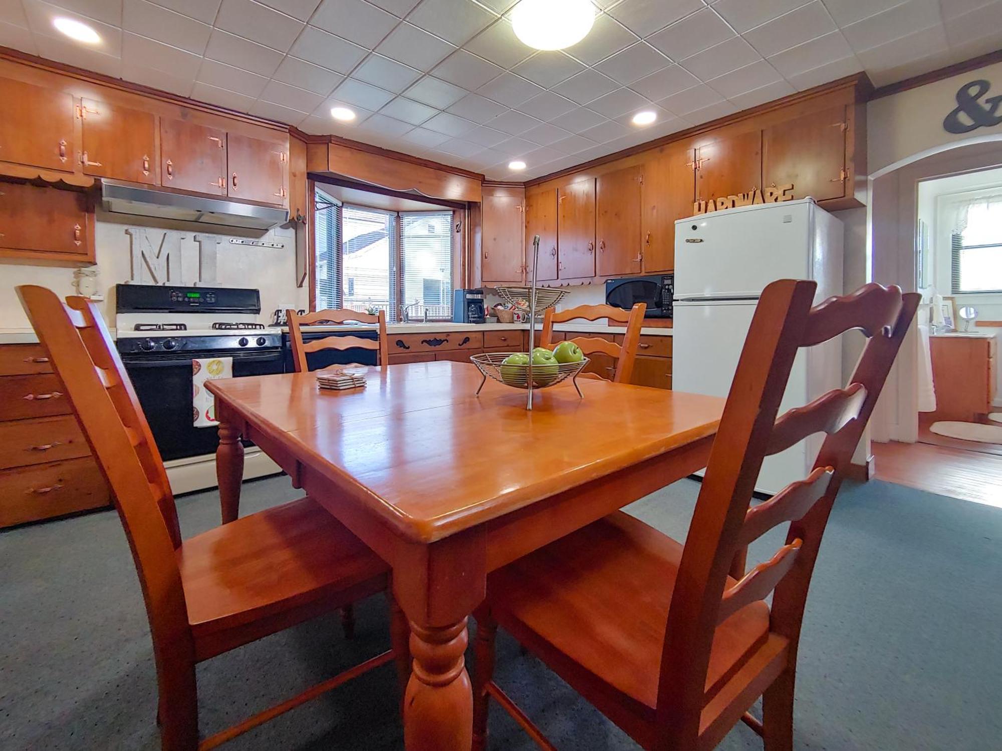 Huge Historic, W/Large Yard & Close To Beach Manistee Eksteriør bilde